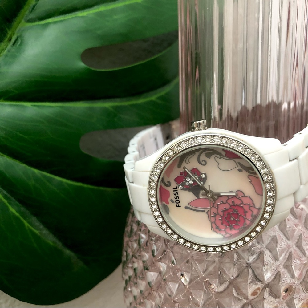 White Floral Fossil Women’s Watch